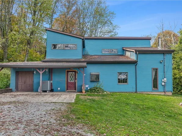 409 Quail Hill Rd, Normalville, PA 15469