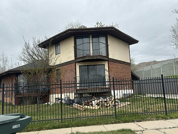 3rd image of 505 N Bright Ct