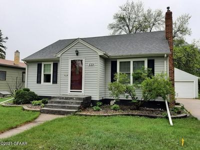1019 Oak St, Grand Forks, ND, 58201