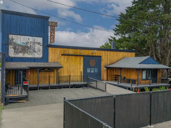 203 N Birch St, Coquille, OR 97423