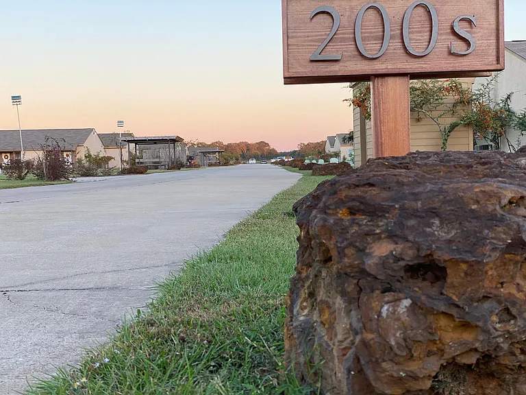 100 Fieldstone Ln — Photo 7