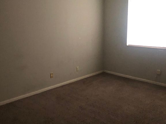 5th image of 125 Carl Dr APT 18