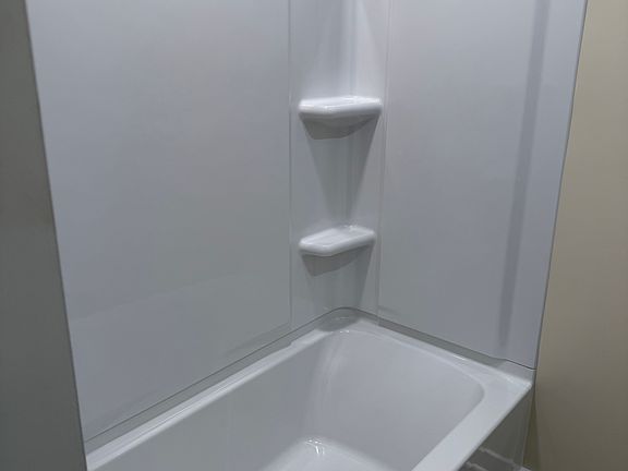 4th image of 135 E Ross St #2F