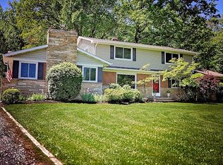 1918 Rockside Rd, Seven Hills, OH 44131