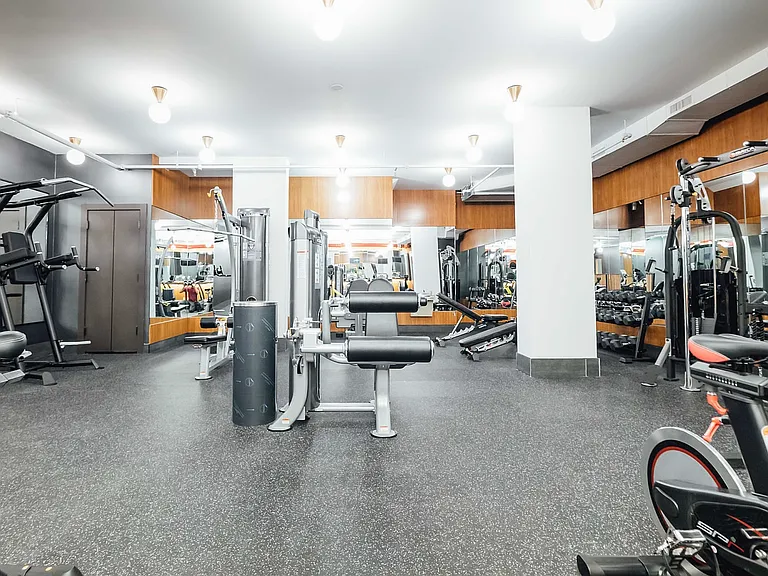 1801 Ocean Ave #3R — Photo 15