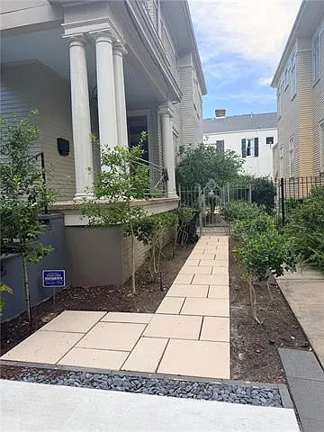 2 bed, 1.0 bath, 1500 sqft, $2,500 — Photo 2