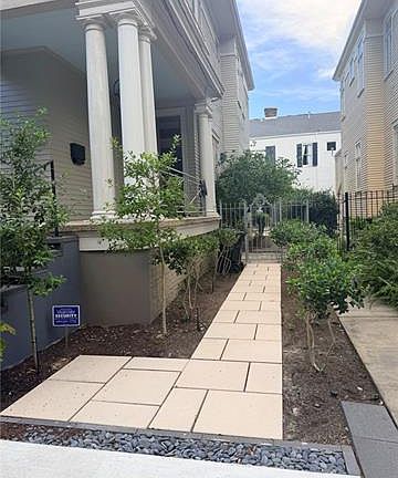 2nd image of 1669 Robert St