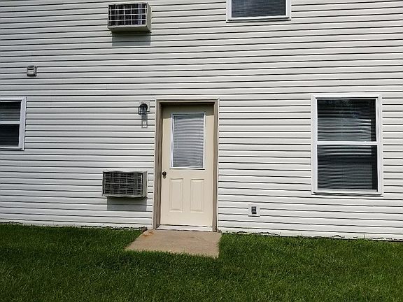 2nd image of 607 Galena Cir APT 1