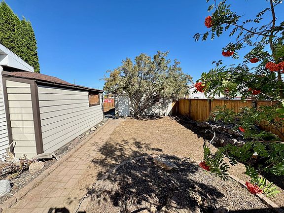 3rd image of 223 Larch Ave
