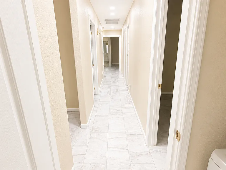 4631 E Torrey Pines Ln — Photo 12