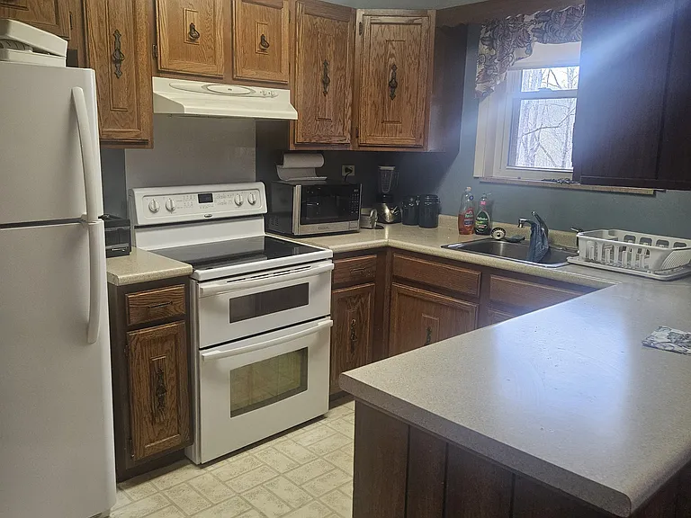 5240 Drury Ln — Photo 6