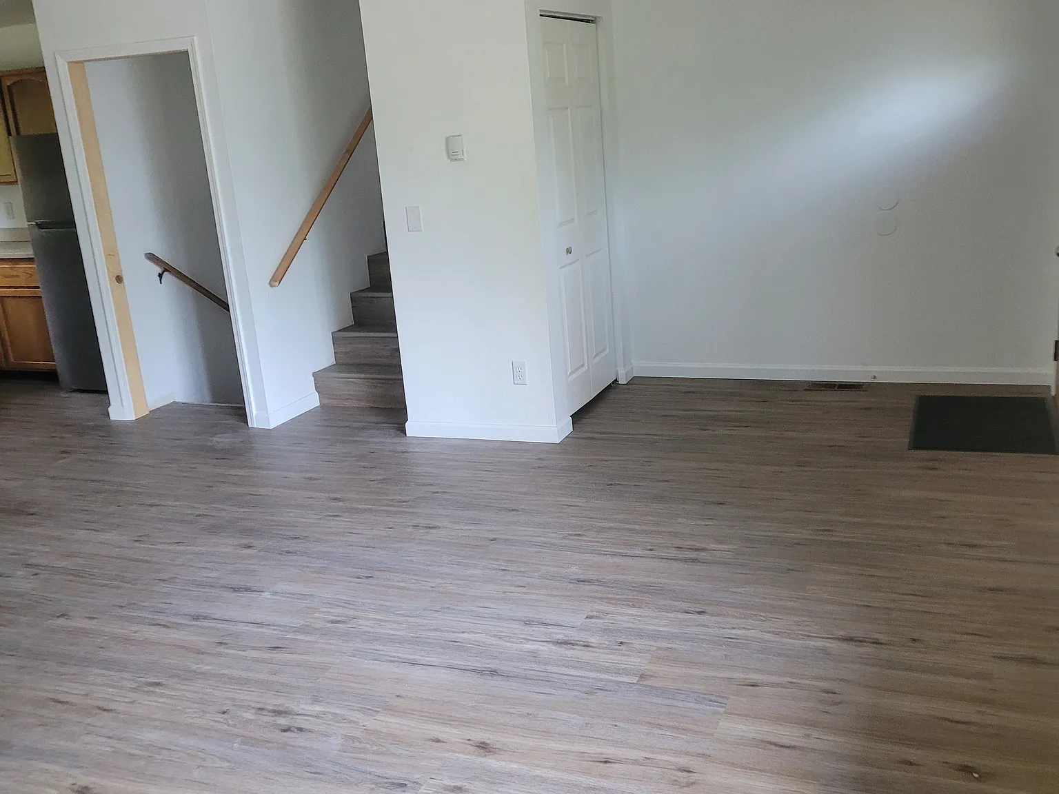 3 bed, 1456 sqft, $2,015 — Photo 4
