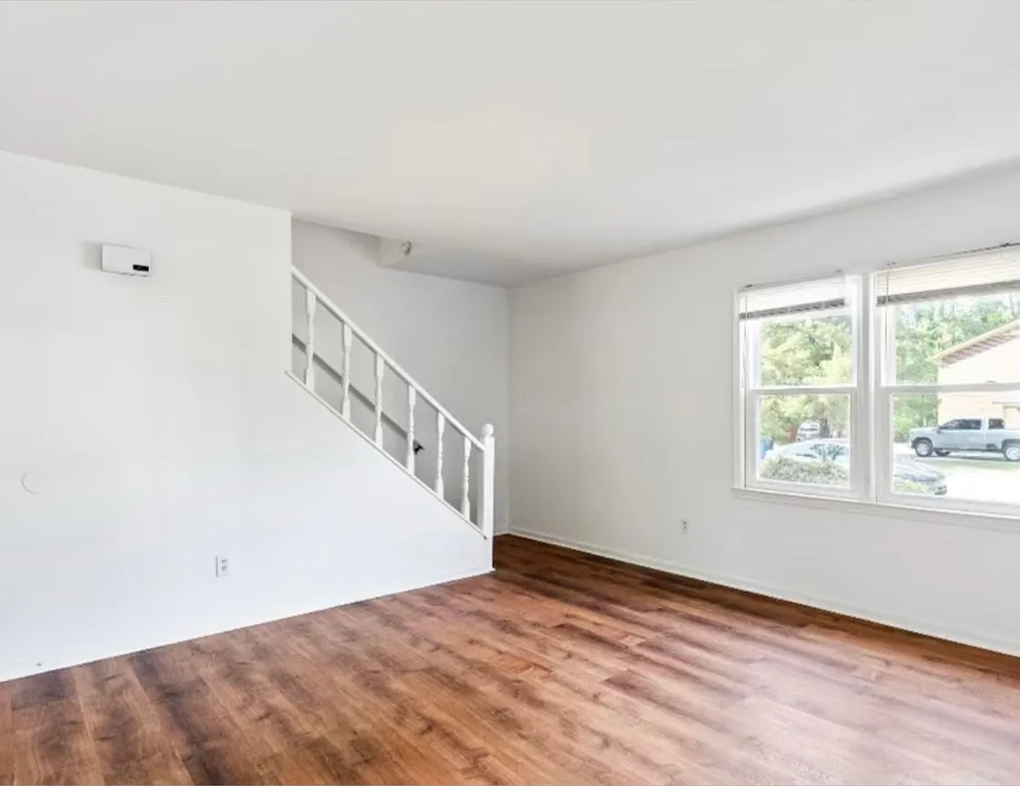 2 bed, 1.5 bath, 1100 sqft, $1,750 — Photo 3