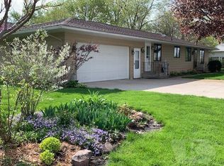 209 S Washington St, Wayland, IA 52654