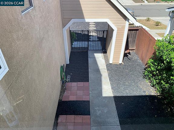 4th image of 2085 Springbrook Ct