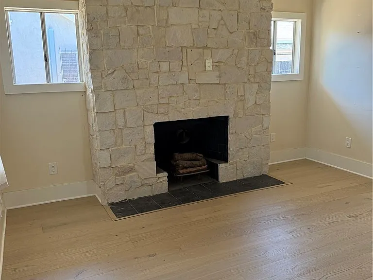 2255 W 29th St — Photo 6