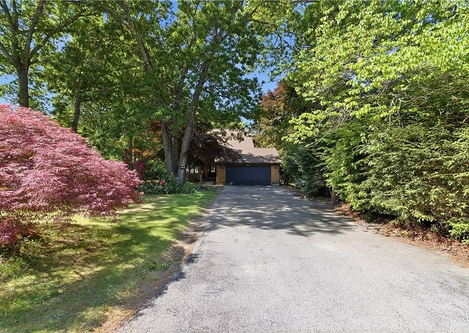 1st image of 25 Vezina Dr