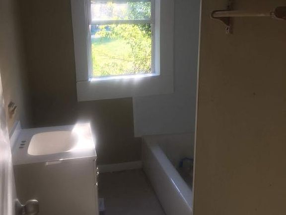 3rd image of 765 Saint Paul Ave
