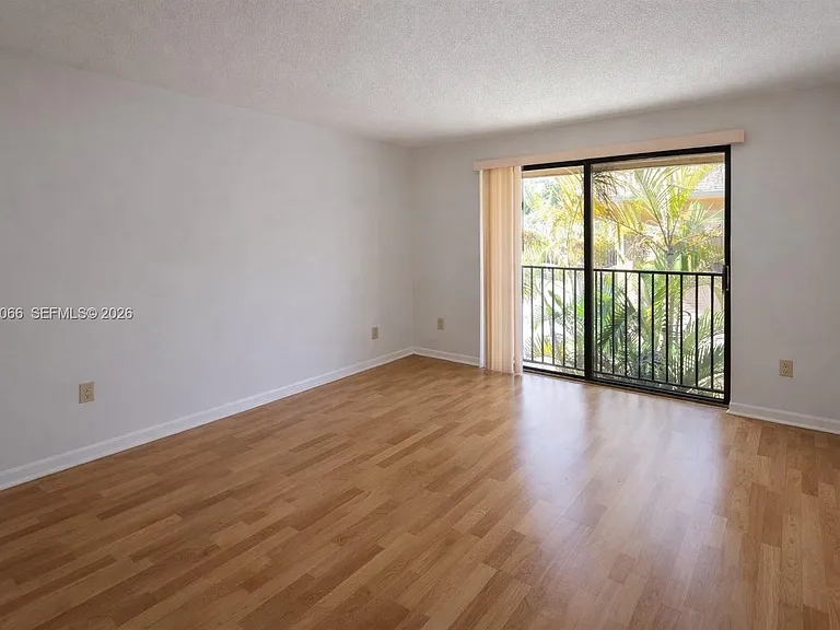 5821 Washington St #32 — Photo 4