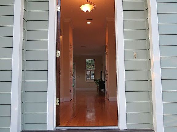 COME ON IN!