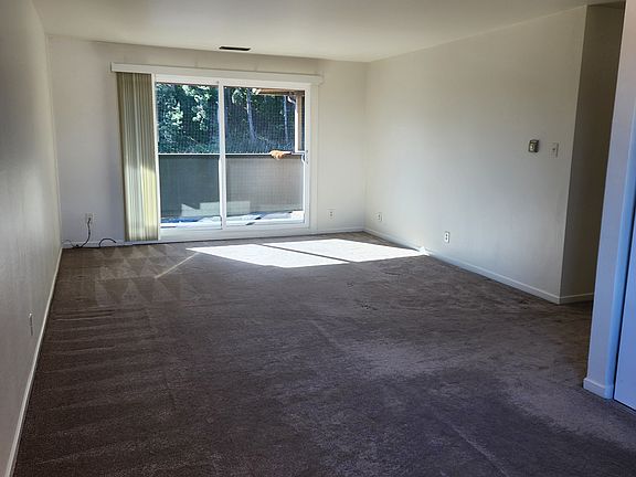 3rd image of 620 Serramonte Blvd APT 14