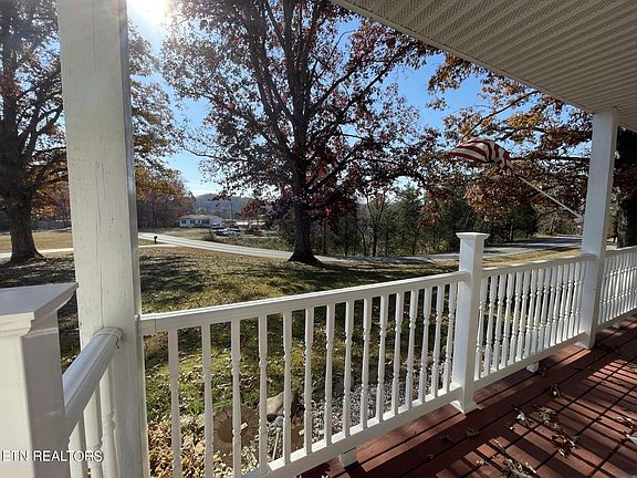 3rd image of 212 Hardin Rd