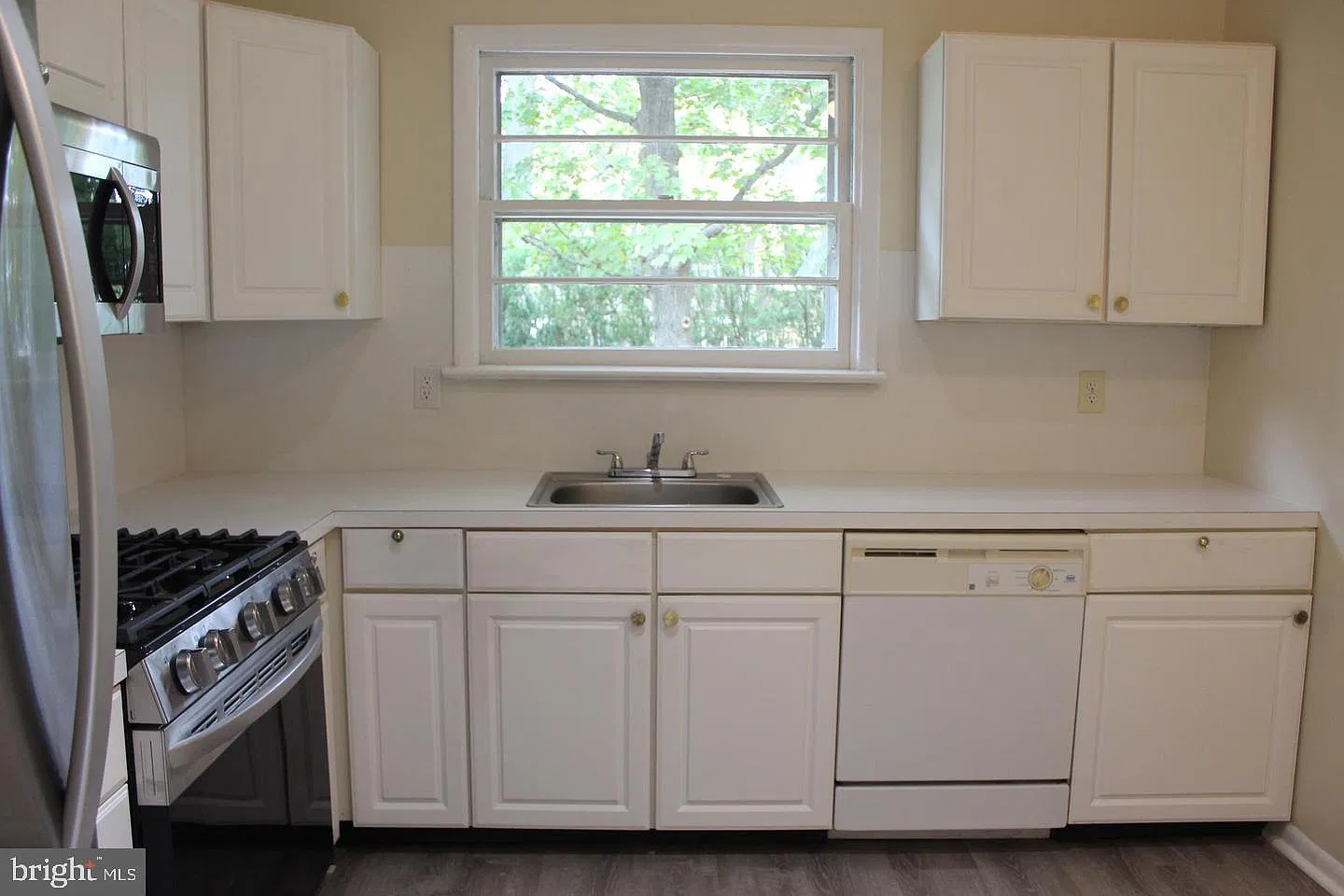 5 bed, 2.0 bath, 1569 sqft, $3,125 — Photo 4