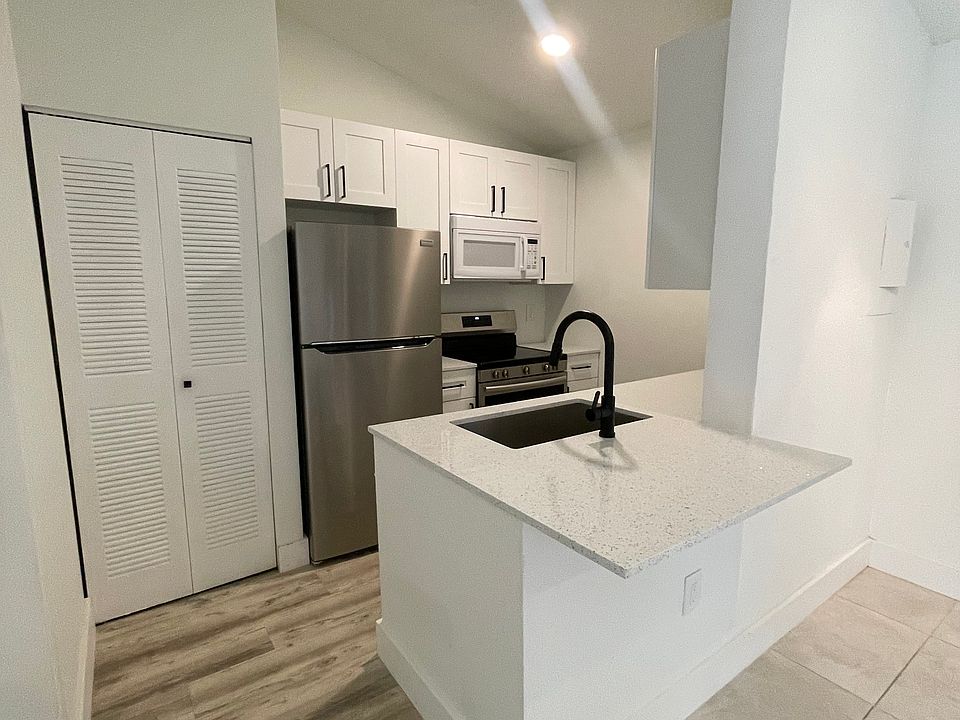 1st image of 2831 Oakland Forest Dr #310