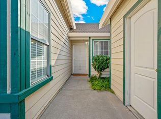 8025 Parkgate Way, Sacramento, CA 95828