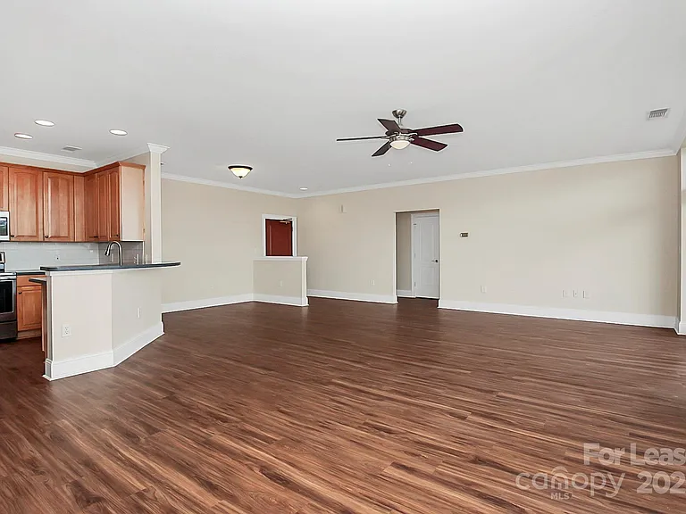 400 N Church St #414 — Photo 8