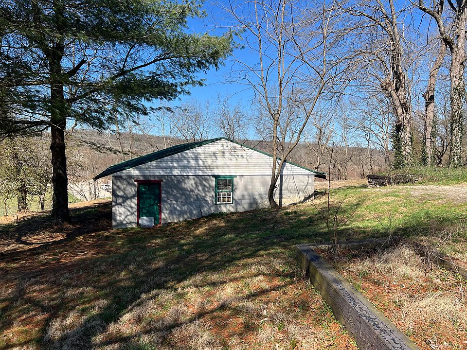 1st image of 1860 Ford Rd