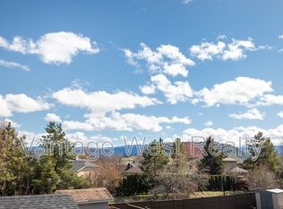 1837B Edgehill Ave, Kelowna, BC V1V 1R7