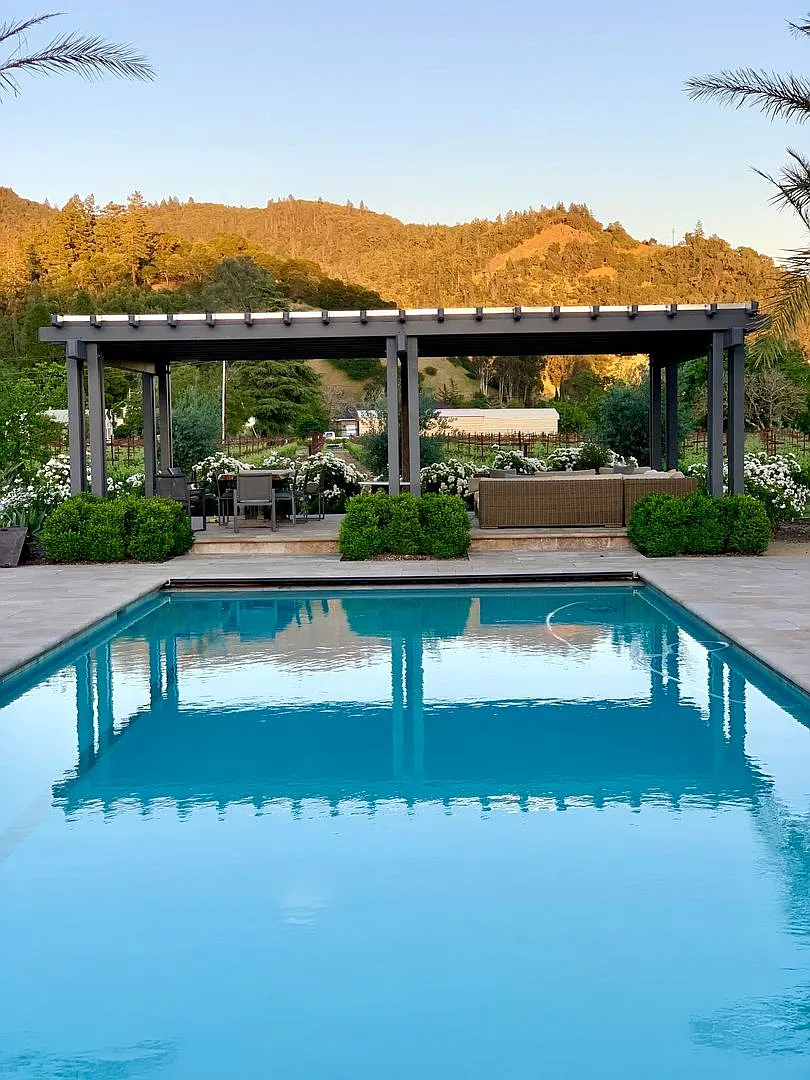 Fully Furnished Stunning Calistoga Retreat — Photo 2