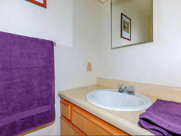 Hoosier Court Apartments — Photo 50
