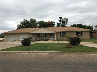 806 S 5th St, Canadian, TX 79014