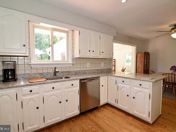 4th image of 10707 Ames St
