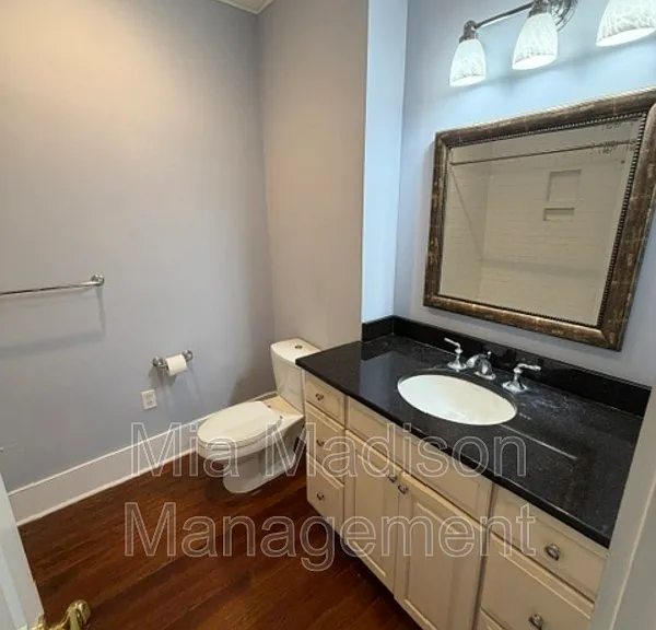 302 E 33rd St — Photo 14