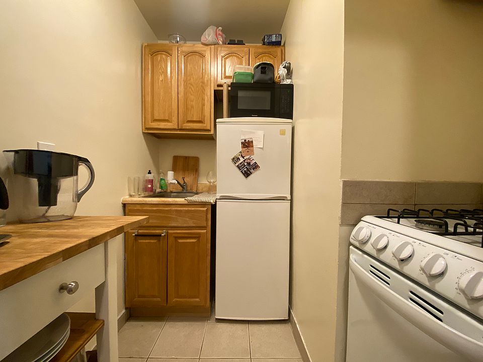 2nd image of 1728 2nd Ave APT C
