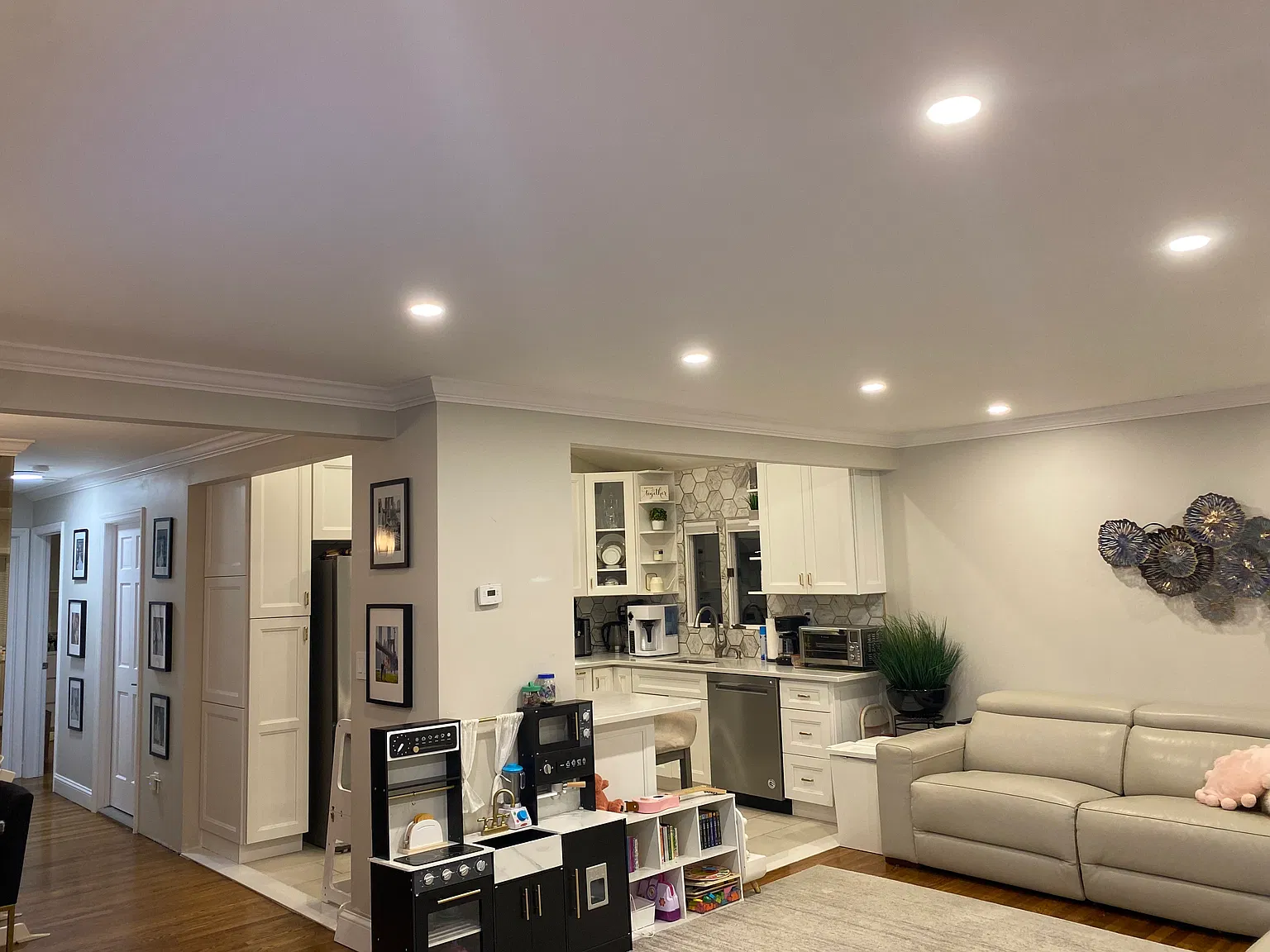 3 bed, $3,500 — Photo 2