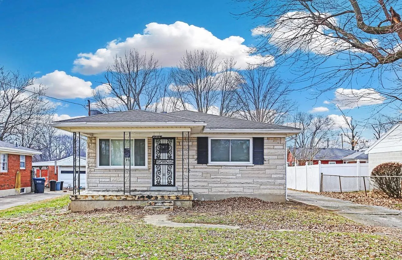 4 bed, 1650 sqft, $1,899 — Photo 2