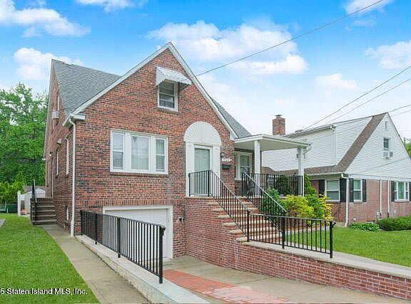 3rd image of 160 Westcott Blvd