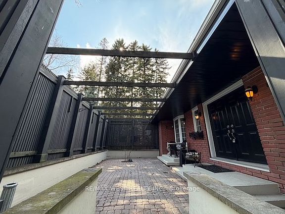 3rd image of 1184 Kingston Rd