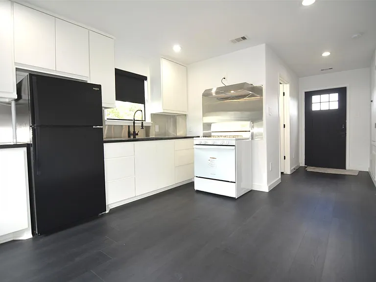 2438 Walcott Ln — Photo 6