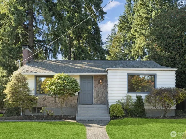 10747 Dayton Avenue N, Seattle, WA 98133