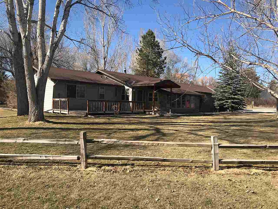 1st image of 225 Cathedral Dr