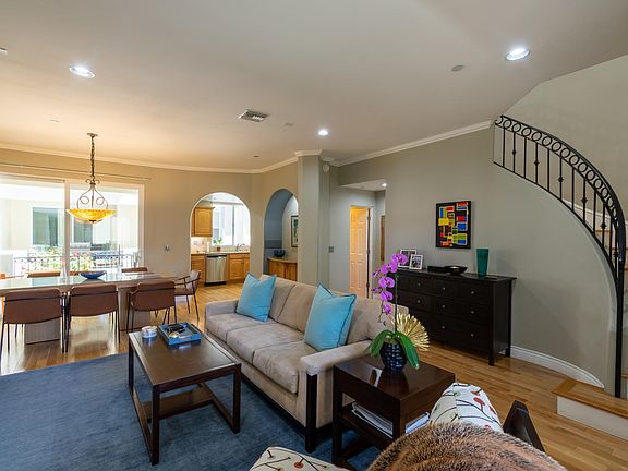 2nd image of 4067 Lincoln Ave APT 2
