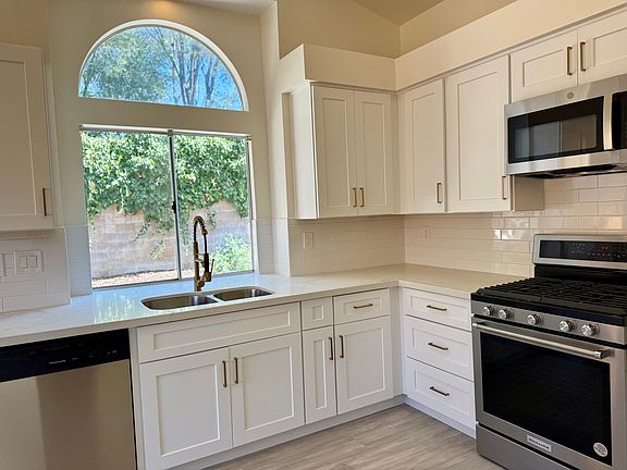 5th image of 1422 Deborah Pl
