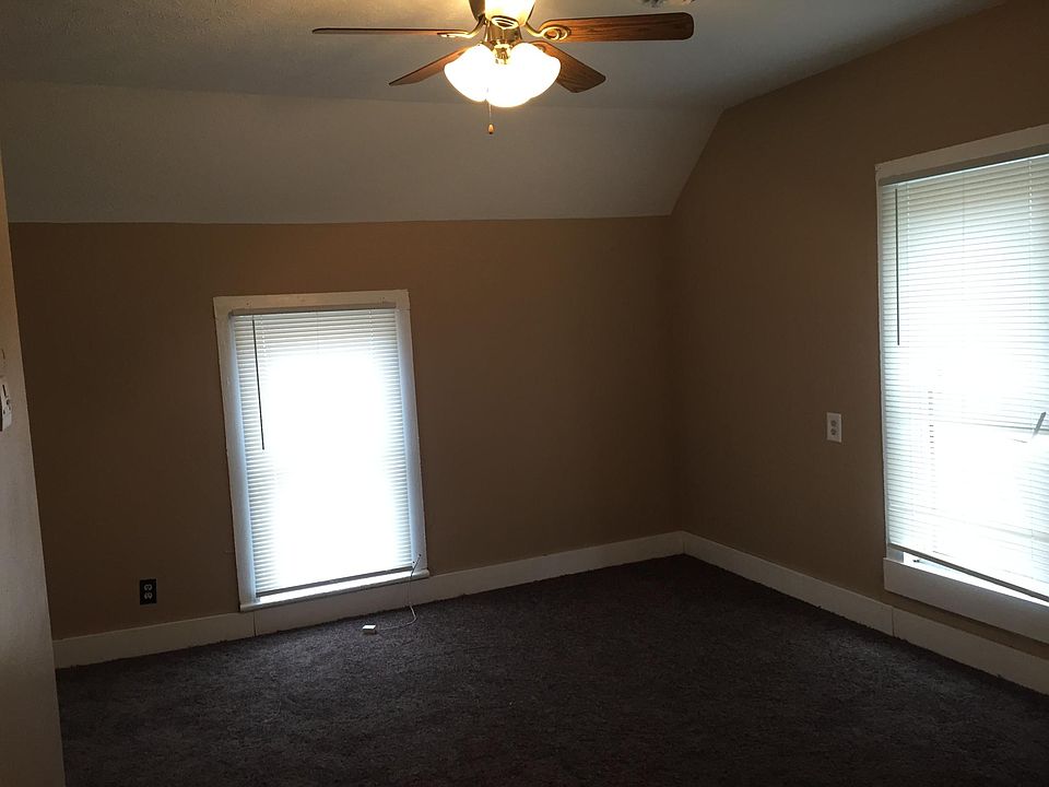 2nd image of 401 1/2 S 10th St