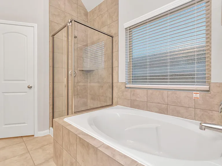 4406 Low Meadow Ln — Photo 21