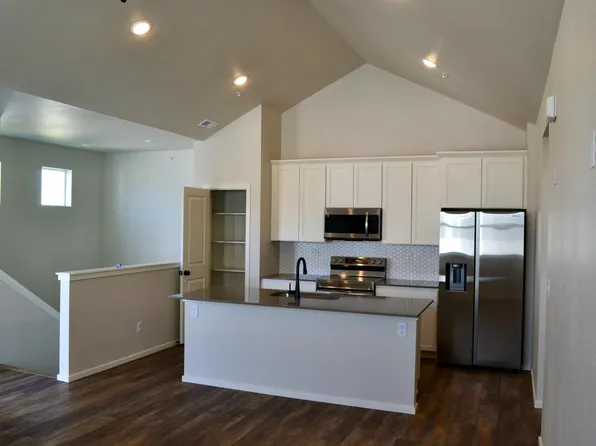 2102 Setting Sun Dr #8, Windsor, CO 80550